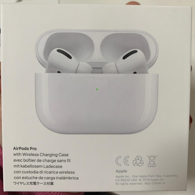 Apple(アップル)のairpodspro apple イヤホン スマホ/家電/カメラのオーディオ機器(ヘッドフォン/イヤフォン)の商品写真