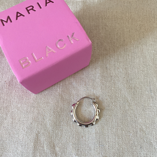 ピアス再値下げ‼️MARIA BLACK  片耳 ピアス