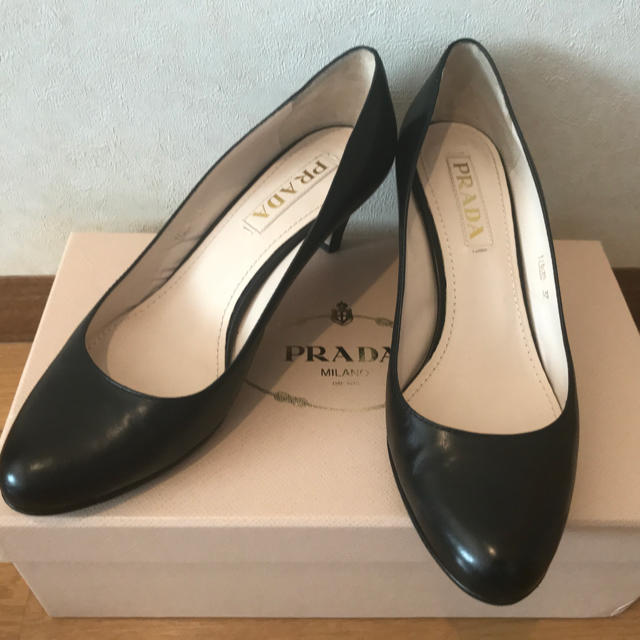 美品 プラダ パンプス PRADA 黒