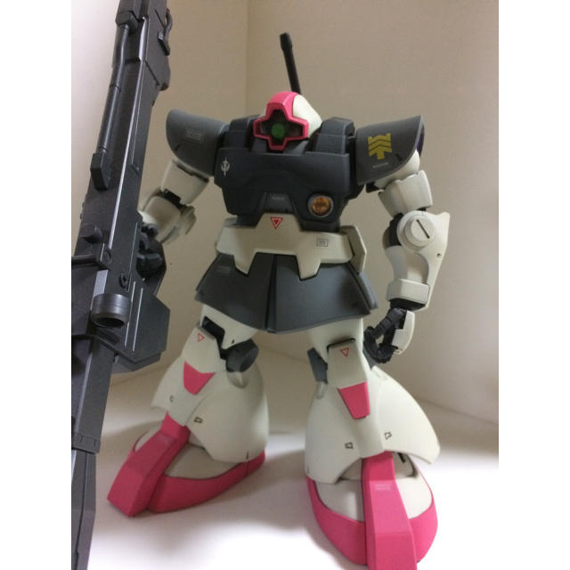 ガンプラ完成品MGグフカスタム