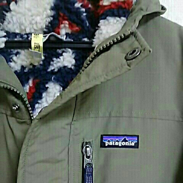 patagonia(パタゴニア)のPatagoniaボーイズインファーノジャケット カーキL12 レディースのジャケット/アウター(ブルゾン)の商品写真