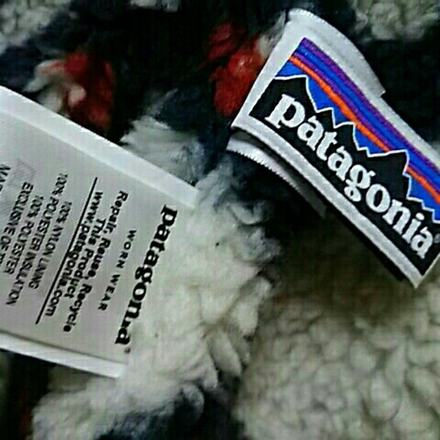patagonia(パタゴニア)のPatagoniaボーイズインファーノジャケット カーキL12 レディースのジャケット/アウター(ブルゾン)の商品写真