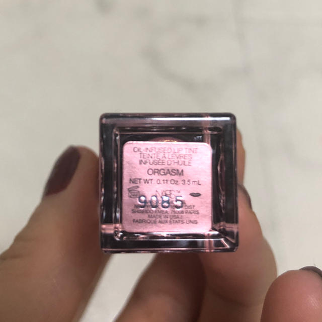 NARS(ナーズ)のナーズ オイルインフューズド リップティント オーガズム ミニサイズ コスメ/美容のベースメイク/化粧品(リップグロス)の商品写真