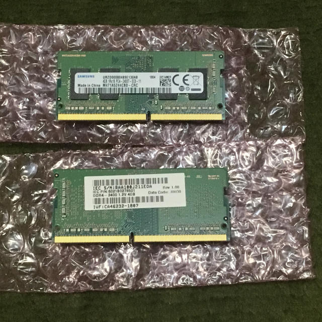 SAMSUNG(サムスン)のPC用メモリ PC4-19200 DDR4-2400 SDRAM 4GBx2枚 スマホ/家電/カメラのPC/タブレット(PCパーツ)の商品写真
