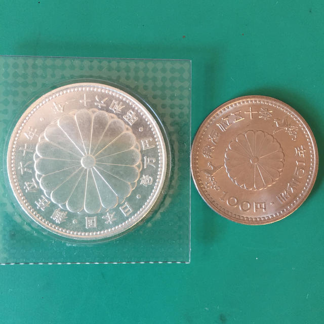 天皇陛下御在位60年記念硬貨1万円銀貨 2枚 取っ｜旧貨幣・金貨