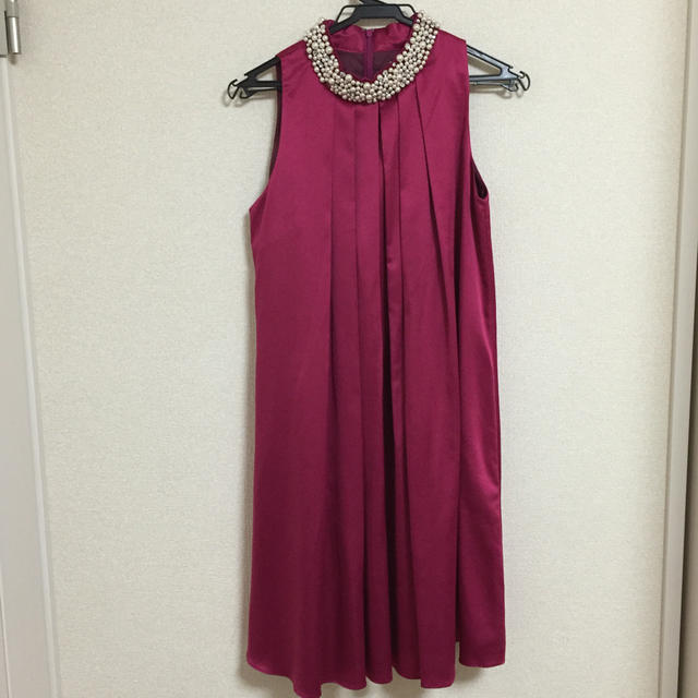 JUSGLITTY(ジャスグリッティー)の襟元パールビジュードレス♡ レディースのフォーマル/ドレス(ミディアムドレス)の商品写真