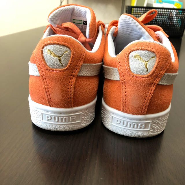 PUMA(プーマ)のプーマ美品❗オレンジ❤️23.5❤️ レディースの靴/シューズ(スニーカー)の商品写真