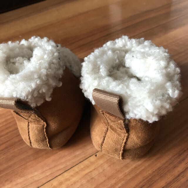 UGG(アグ)のUGG ベビーブーツ キッズ/ベビー/マタニティのベビー靴/シューズ(~14cm)(その他)の商品写真