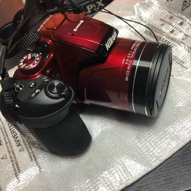 Nikon(ニコン)のNikon COOLPIX Bridge COOLPIX B700 RED スマホ/家電/カメラのカメラ(デジタル一眼)の商品写真