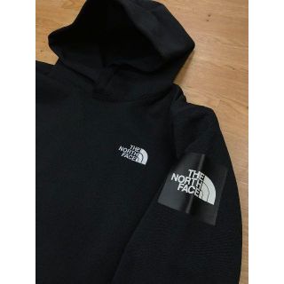 ザノースフェイス(THE NORTH FACE)のノースフェイス パーカーフード ボックスロゴ メンズ 新品ブラックＭ日本正規品(パーカー)