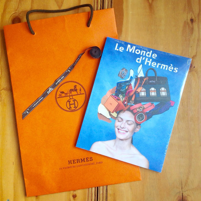 Hermes(エルメス)のエルメス:冊子(未開封2019年秋冬号)、リボン、ショッパー エンタメ/ホビーの雑誌(ファッション)の商品写真