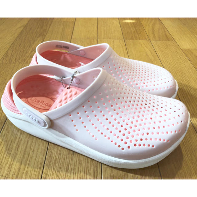 crocs(クロックス)の新品 次世代クロックス ライトライド 25cm W9 25.0 レディースの靴/シューズ(サンダル)の商品写真