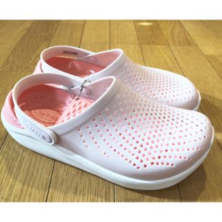 クロックス(crocs)の新品 次世代クロックス ライトライド 25cm W9 25.0(サンダル)