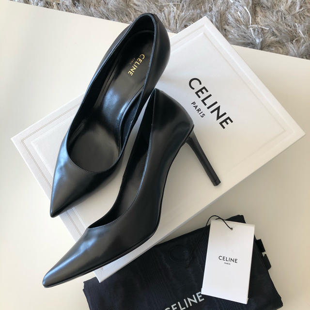 新品未使用】セリーヌ 2019ss シャープパンプス¥92,880 【おトク