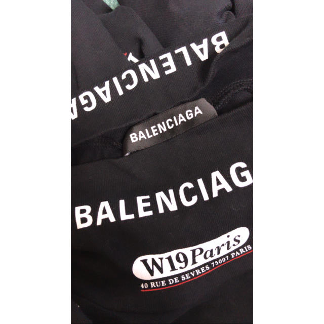 BALENCIAGA ロンT マルチロゴ　ハイネック