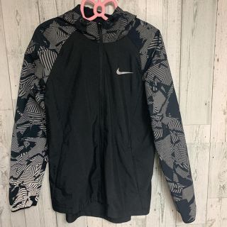 ナイキ(NIKE)のNIKE パーカー(パーカー)