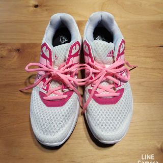 アディダス(adidas)の  adidas ランニングシューズ 24.5㎝ 白×ピンク(シューズ)