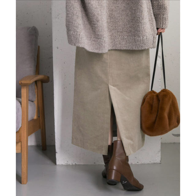 URBAN RESEARCH DOORS(アーバンリサーチドアーズ)のDOORS 【Oggi掲載】コーデュロイマキシストレートスカート🌸GREIGE レディースのスカート(ロングスカート)の商品写真