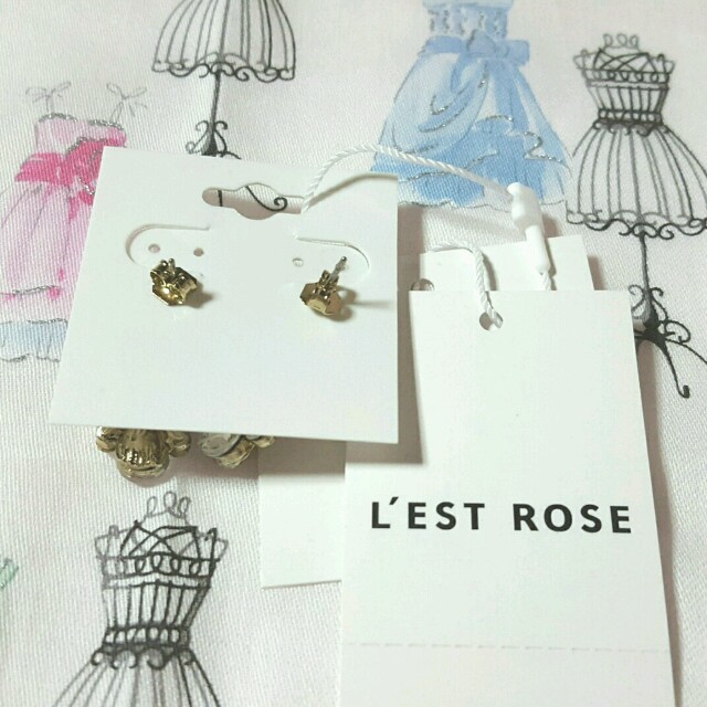 L'EST ROSE(レストローズ)のレストローズ ピアス レディースのアクセサリー(ピアス)の商品写真