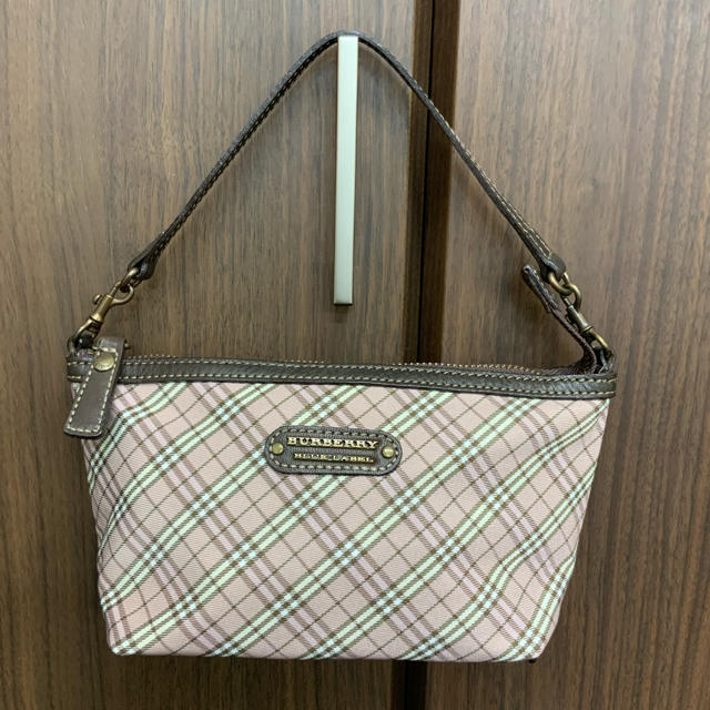 BURBERRY(バーバリー)のBURBERRY❤︎バーバリー❤︎メイクポーチ　USED レディースのファッション小物(ポーチ)の商品写真