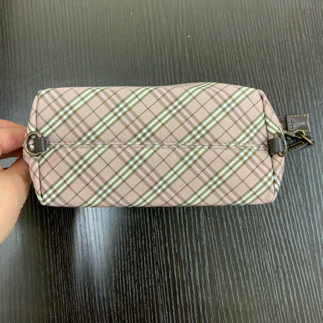 BURBERRY(バーバリー)のBURBERRY❤︎バーバリー❤︎メイクポーチ　USED レディースのファッション小物(ポーチ)の商品写真