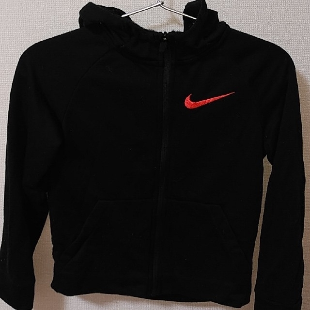 NIKE(ナイキ)のNIKE☆130☆スウェット☆パーカー キッズ/ベビー/マタニティのキッズ服男の子用(90cm~)(ジャケット/上着)の商品写真