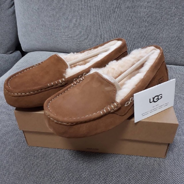 UGG(アグ)の新品未使用 UGG ANSLEY 3312 アンスレー アグ チェストナット レディースの靴/シューズ(スリッポン/モカシン)の商品写真