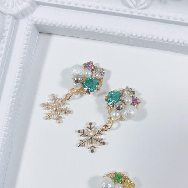 プリンセス♡エルサイメージカラービジュー×雪の結晶★アナ雪 ハンドメイドのアクセサリー(イヤリング)の商品写真