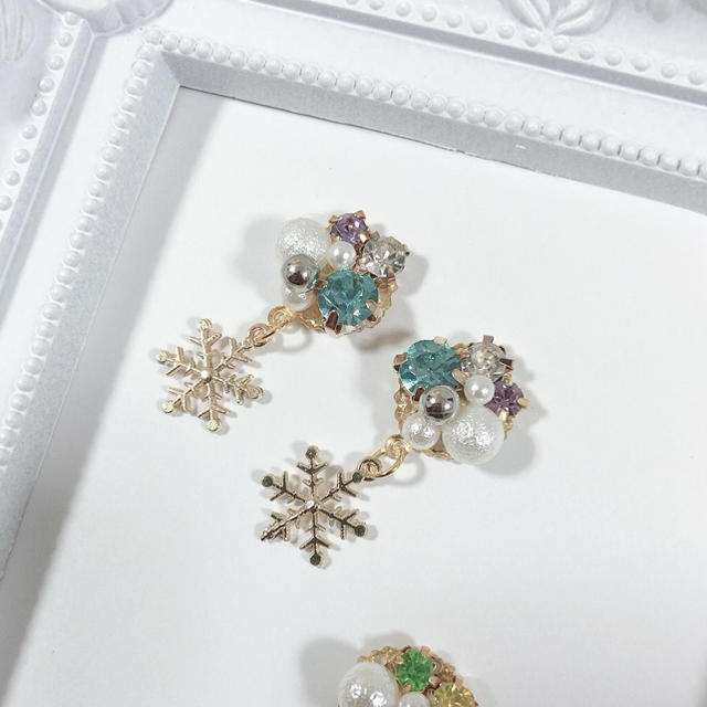 プリンセス♡エルサイメージカラービジュー×雪の結晶★アナ雪 ハンドメイドのアクセサリー(イヤリング)の商品写真