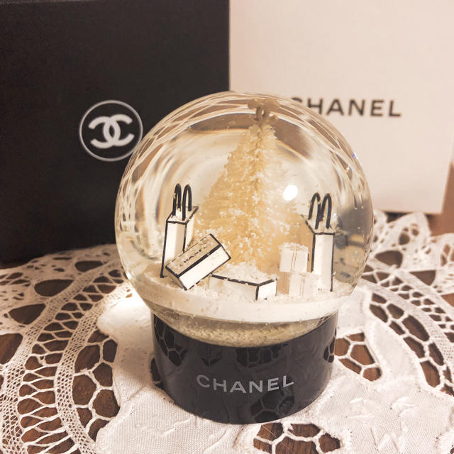 CHANEL スノードーム