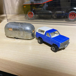 フォード&1949エアストリーム　クリッパー(ミニカー)