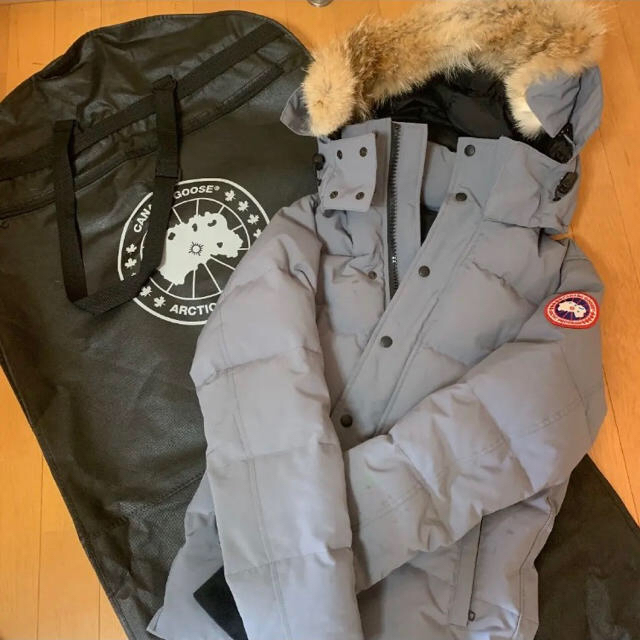 CANADA GOOSE(カナダグース)のカナダグース ダウン メンズのジャケット/アウター(ダウンジャケット)の商品写真