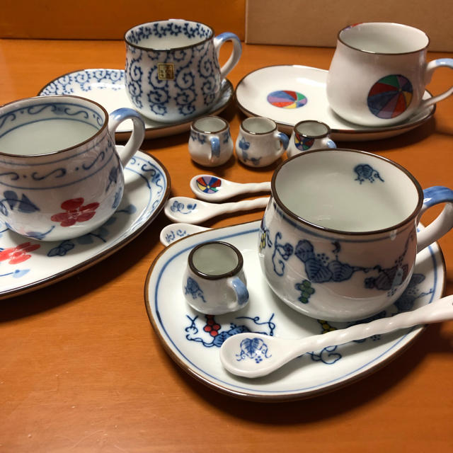 新品 コーヒーカップ 各4セット ミルクピッチャー スプーン付