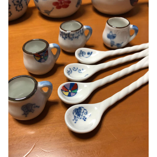新品 コーヒーカップ 各4セット ミルクピッチャー スプーン付