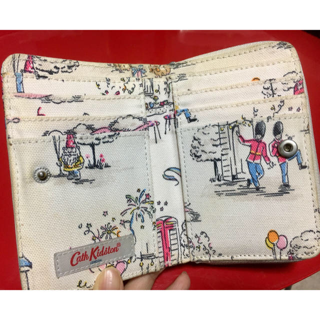 Cath Kidston(キャスキッドソン)の値下げしました☆キャスキッドソン二つ折り財布 レディースのファッション小物(財布)の商品写真