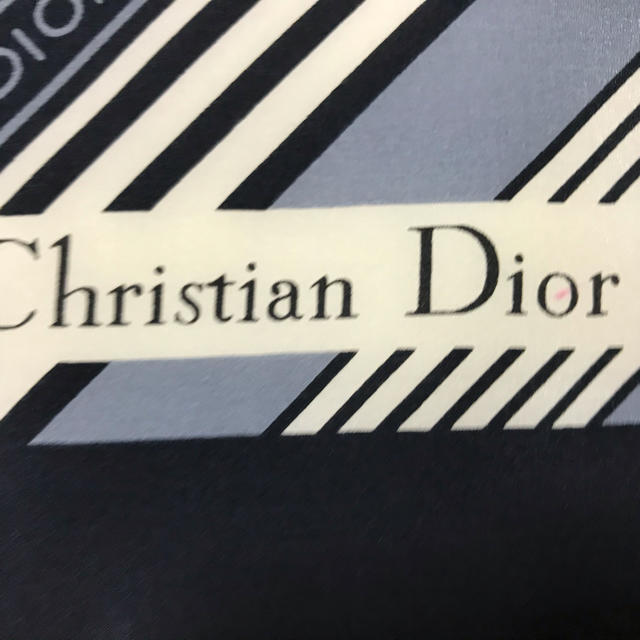 Christian Dior(クリスチャンディオール)の新品未使用！Diorディオール　ラグジュアリーロゴスカーフ レディースのファッション小物(バンダナ/スカーフ)の商品写真