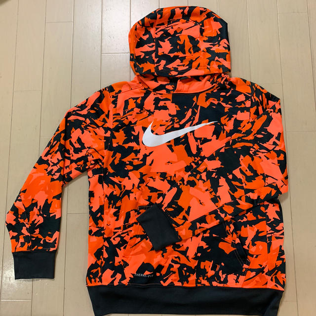 NIKE(ナイキ)のパーカー キッズ/ベビー/マタニティのキッズ服男の子用(90cm~)(その他)の商品写真