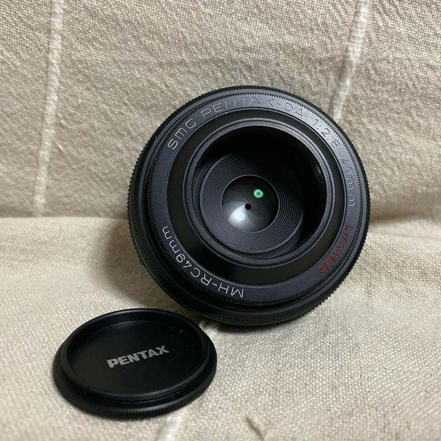 PENTAX(ペンタックス)のペンタックス単焦点レンズ　smc PENTAX-DA 40mm 値下げ終了 スマホ/家電/カメラのカメラ(レンズ(単焦点))の商品写真