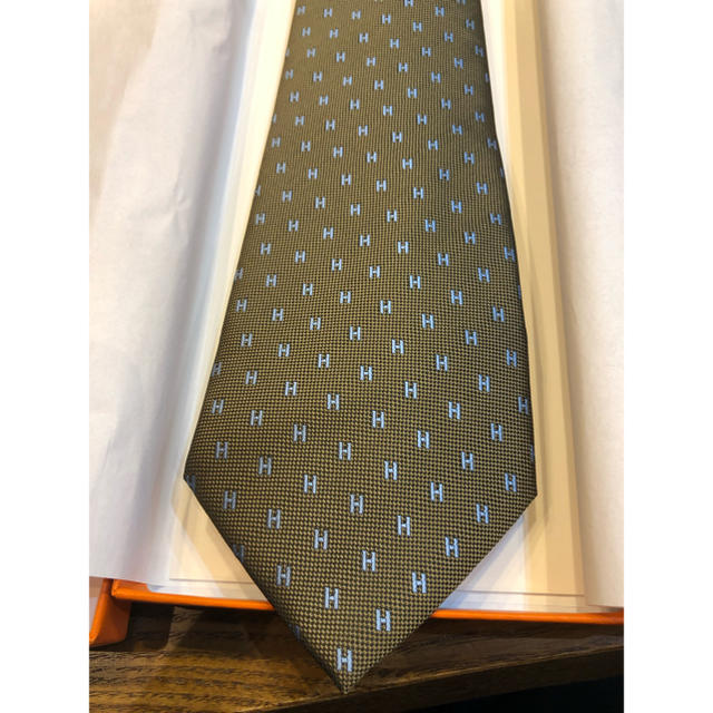 エルメスネクタイ H柄 新品未使用品 箱付き HERMES エルメスネクタイ H柄 新品未使用品 箱付き HERMES