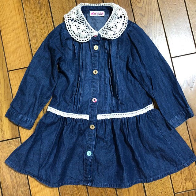 しまむら(シマムラ)の薄手デニム生地のワンピース　90サイズ キッズ/ベビー/マタニティのキッズ服女の子用(90cm~)(ワンピース)の商品写真