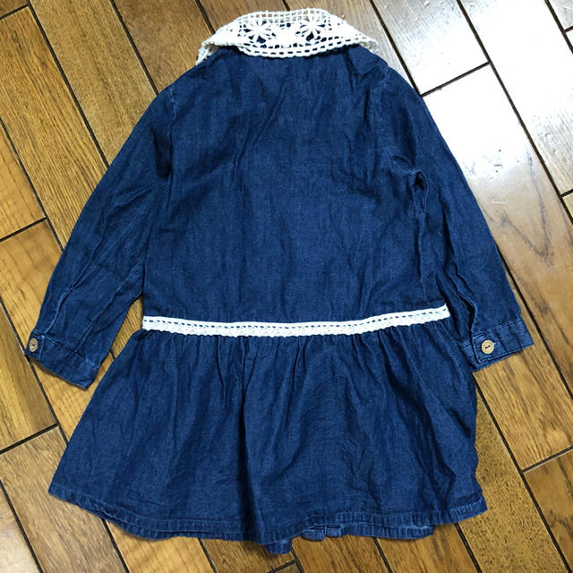 しまむら(シマムラ)の薄手デニム生地のワンピース　90サイズ キッズ/ベビー/マタニティのキッズ服女の子用(90cm~)(ワンピース)の商品写真