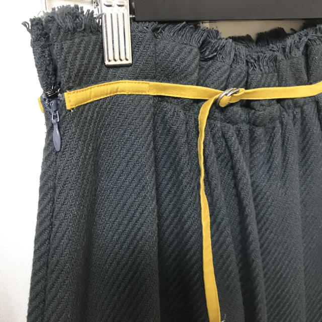 Ameri VINTAGE(アメリヴィンテージ)の完売！アメリ Rough Cloth Slit Skirt マスタード　M レディースのスカート(ロングスカート)の商品写真