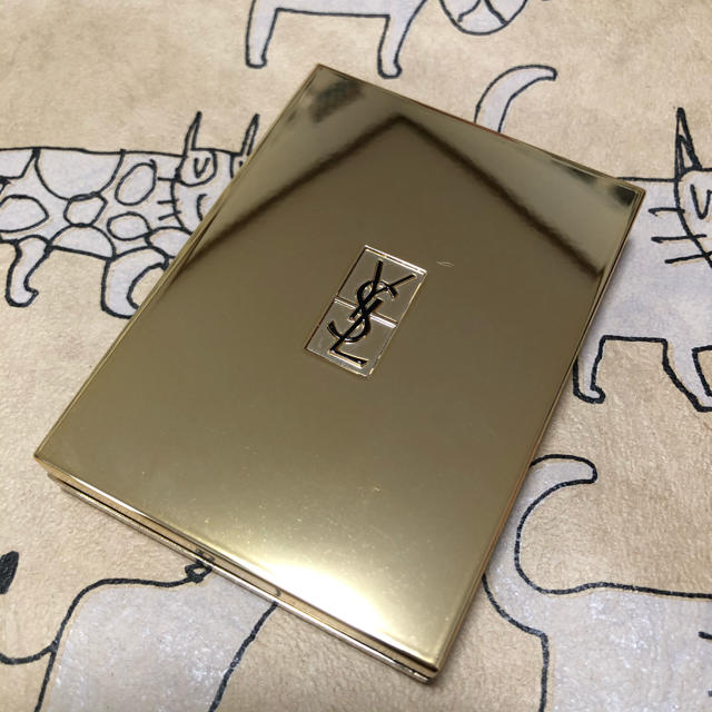 Yves Saint Laurent Beaute(イヴサンローランボーテ)のYSL ブラッシュ ヴォリュプテ 3 パリジェンヌ コスメ/美容のベースメイク/化粧品(チーク)の商品写真