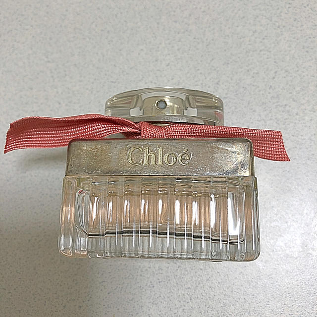 Chloe(クロエ)のnika様専用　クロエ　ローズド　クロエ　オードトワレ　30ml コスメ/美容の香水(香水(女性用))の商品写真