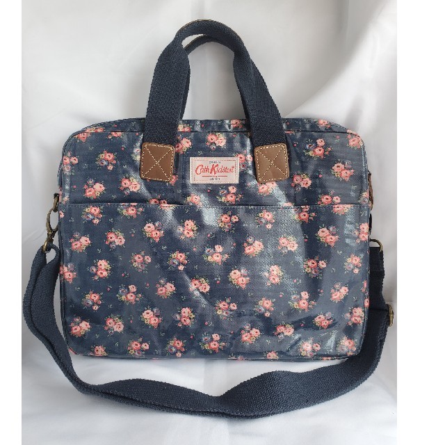 Cath Kidston(キャスキッドソン)の【美品】軽量でしっかりとした造り☆キャス・キッドソンの小花柄PCバッグ レディースのバッグ(その他)の商品写真