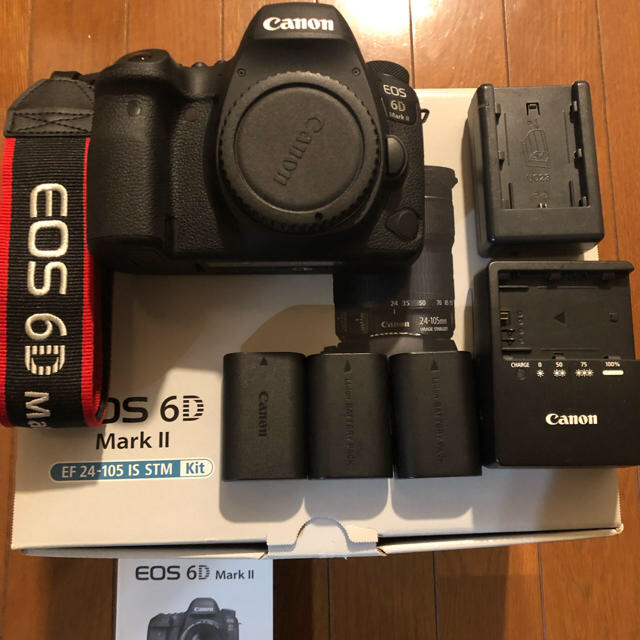 Canon(キヤノン)のキャノン canon EOS 6d mark2 バッテリー3本付き☆ 美品 スマホ/家電/カメラのカメラ(デジタル一眼)の商品写真