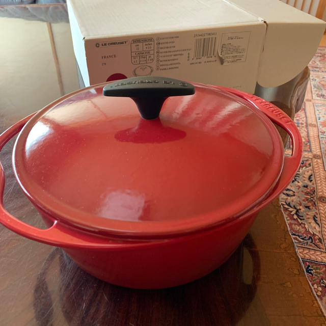 LE CREUSET(ルクルーゼ)のル・クルーゼ22 インテリア/住まい/日用品のキッチン/食器(鍋/フライパン)の商品写真