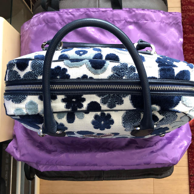 Think bee!バック美品 | settannimacchineagricole.it