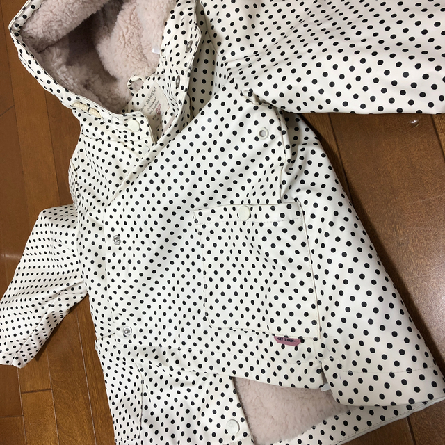 ZARA KIDS(ザラキッズ)のザラベイビー ドット　ファー　レインコート キッズ/ベビー/マタニティのキッズ服女の子用(90cm~)(ジャケット/上着)の商品写真