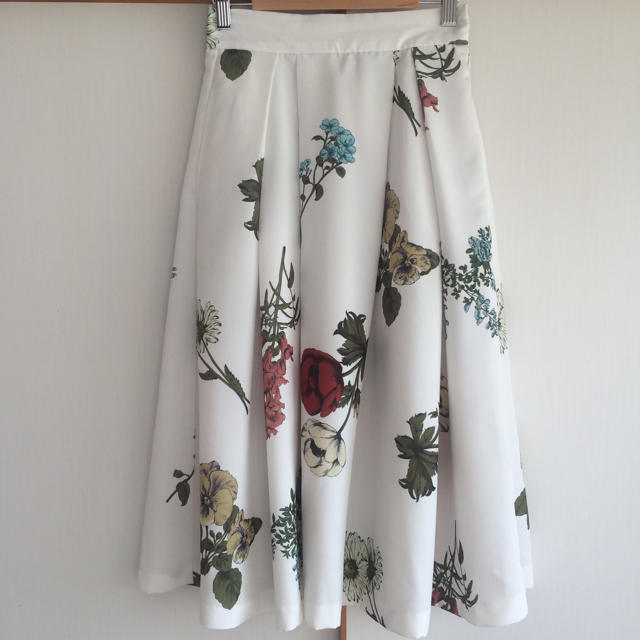 RayCassin(レイカズン)の花柄スカート  ボタニカル レディースのスカート(ロングスカート)の商品写真